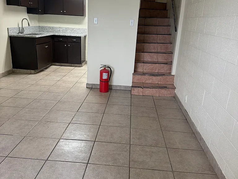 910 Eden Ct #910 — Photo 3