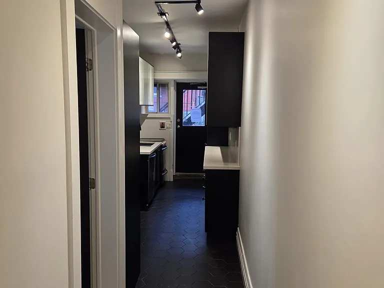 479 Aberdeen Ave #1 — Photo 8