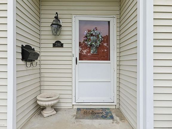 2nd image of 284 Clubhouse Dr