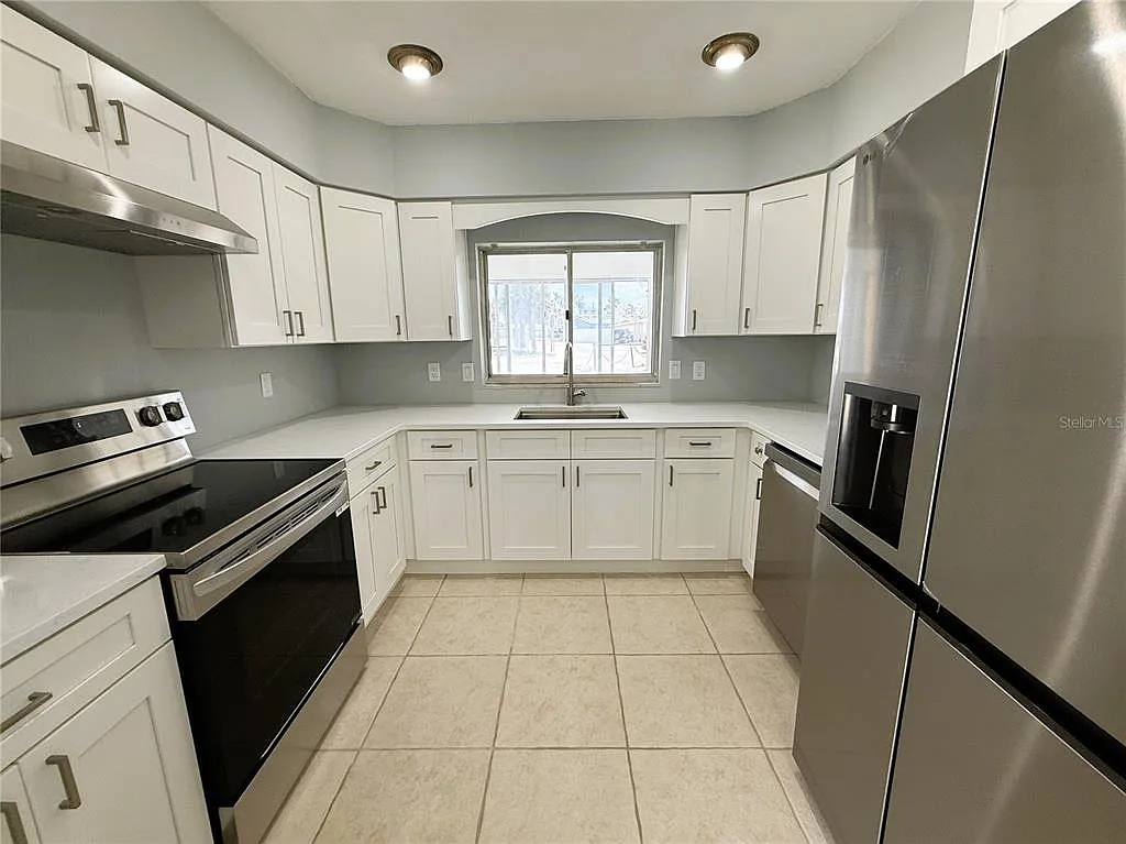 3 bed, 2.0 bath, 1184 sqft, $2,800 — Photo 4
