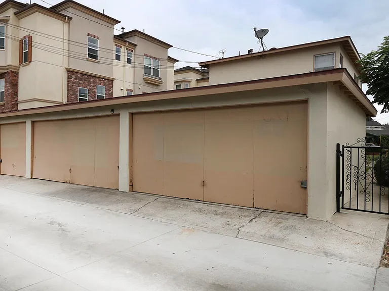 530 Howard St #D — Photo 11