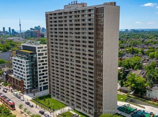 666 Spadina Ave #1512, Toronto, ON M5S 2H8