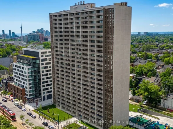 666 Spadina Ave, Toronto, ON