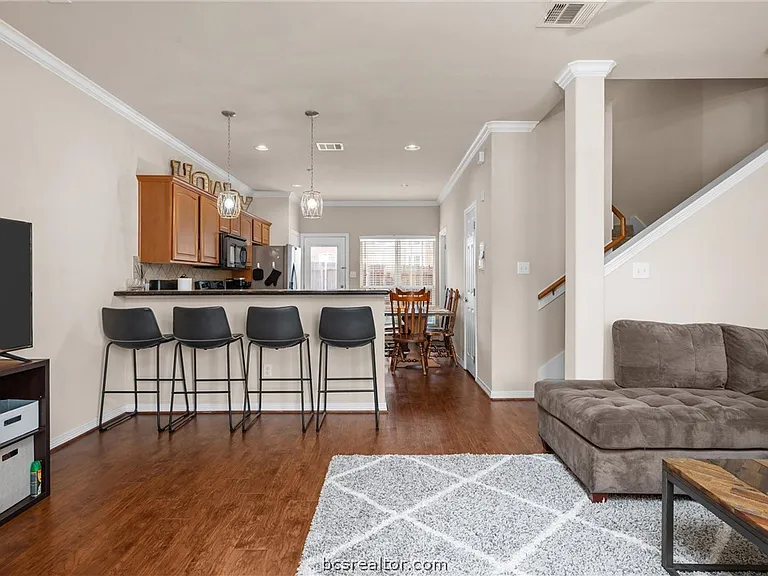 305 Holleman Dr E #205 — Photo 4