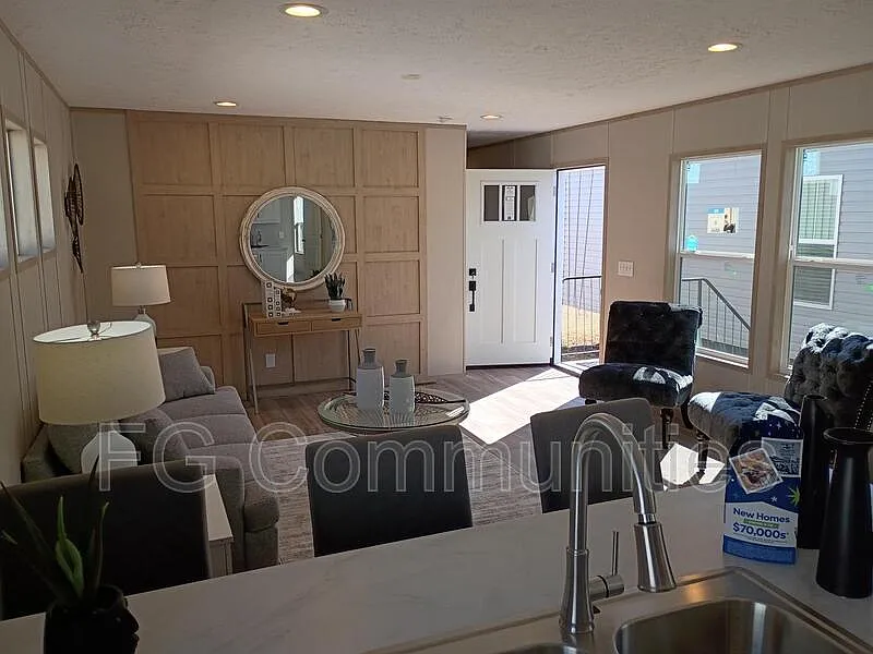 3 bed, 2.0 bath, $1,495 — Photo 3