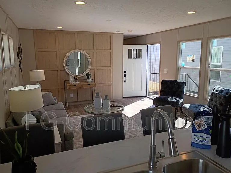 1124 N Bryan Rd #14 — Photo 3