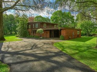 224 Gentry Rd, Coraopolis, PA 15108