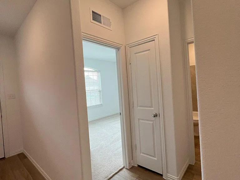 1129 Flameleaf Dr — Photo 6