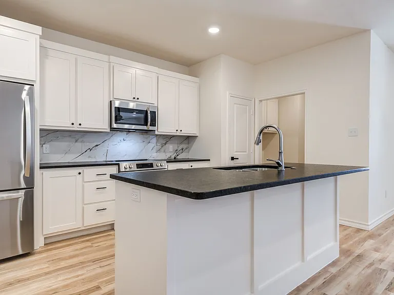 5835 Virginia Ave — Photo 5