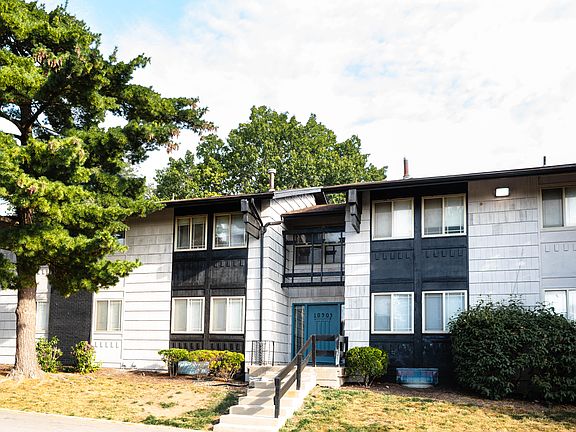 2nd image of 10900 Oasis Ct #E59ee6a74