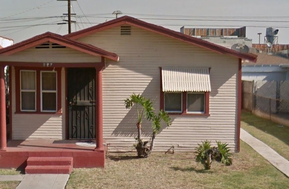 2nd image of 827 E 73rd St