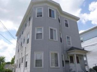 29-31 Stearns St, Pawtucket, RI 02861