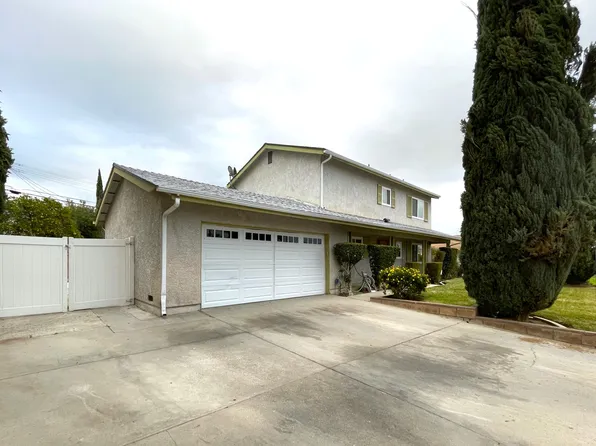 11576 Garrick Ave, Sylmar, CA 91342