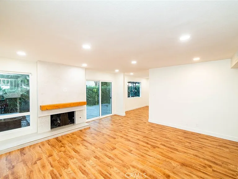 10 Oak Tree Ln — Photo 3