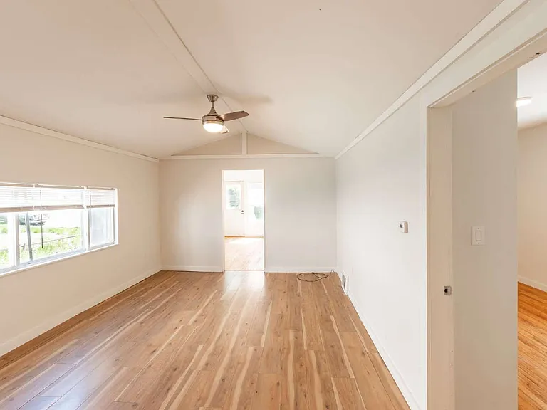 90 Roak St — Photo 3