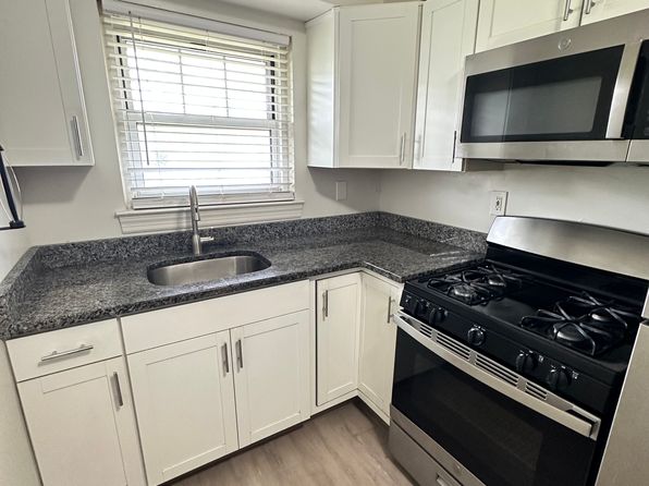 241 Wpassaic St #17B