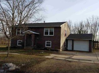 322 E Elm St, Strawberry Pt, IA 52076