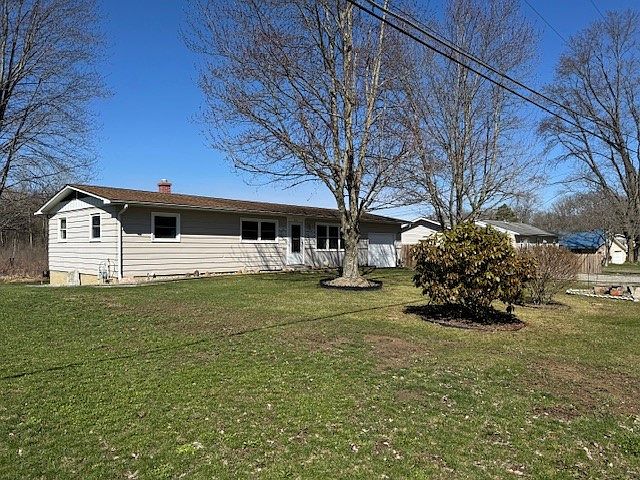 1st image of 301 Maple St