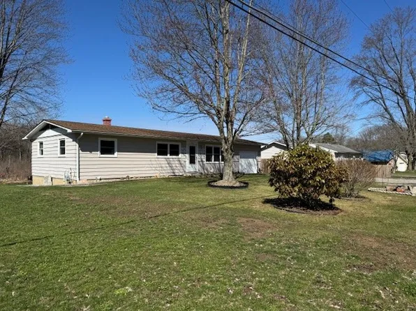 301 Maple St, Conneaut Lake, PA 16316