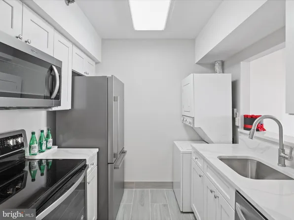 5505 Seminary Rd APT 1708N, Falls Church, VA 22041