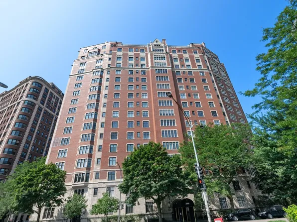3800 N Lake Shore Dr #12A, Chicago, IL 60613