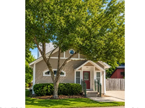 3668 Shorewood Rd, Lakeport, MI 48059
