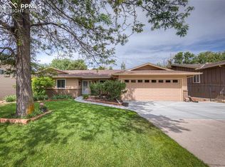 1106 Pioneer Ln, Colorado Springs, CO 80904