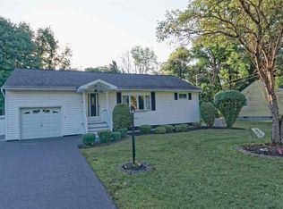 14 Tryon St, Glenville, NY 12302