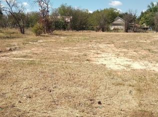 802 S Neches St, Coleman, TX 76834