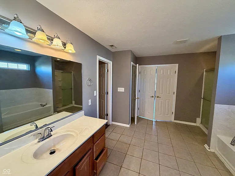 12102 Raiders Blvd — Photo 37