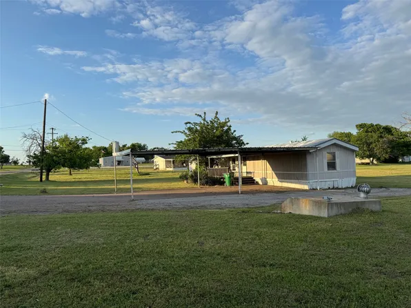 209 McElroy St, Whitesboro, TX 76273