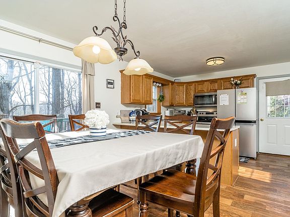 4th image of 187 Melrose Ct