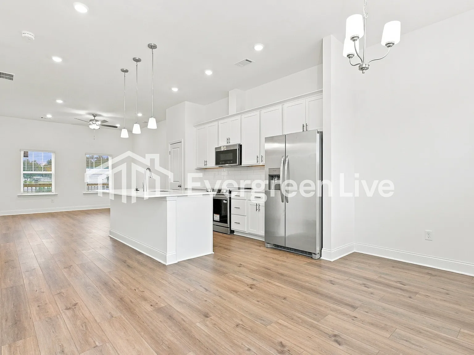 3 bed, 3.5 bath, 1877 sqft, $1,895 — Photo 4