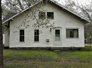 235 W 1st St, Cherryvale, KS 67335