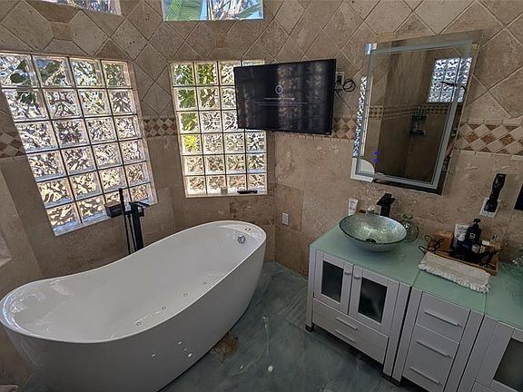 4th image of 20229 Ocean Key Dr