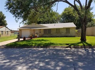 1102 Aransas Dr, Euless, TX 76039