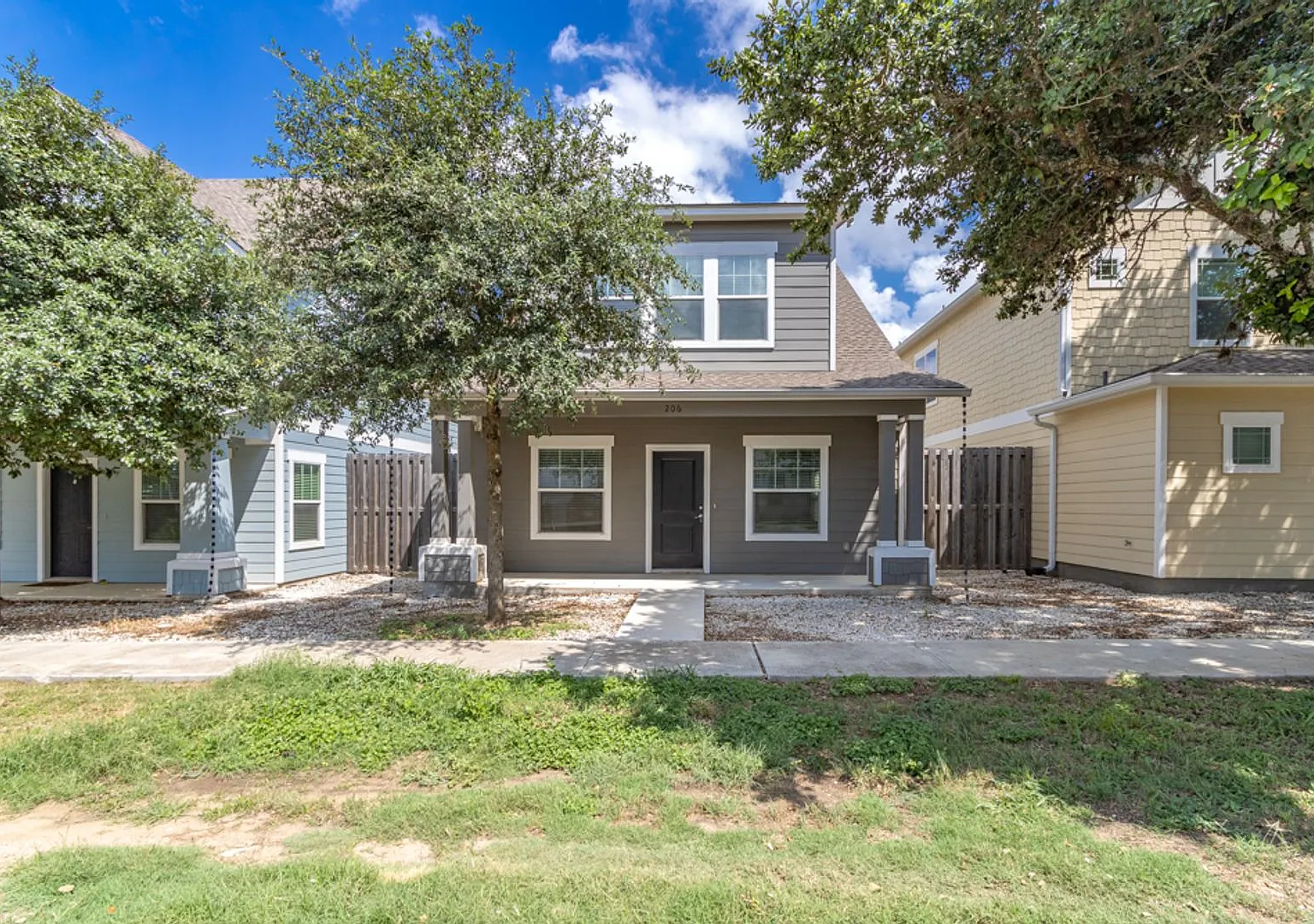 206 Munro St, Liberty Hill, TX 78642 — Photo 1