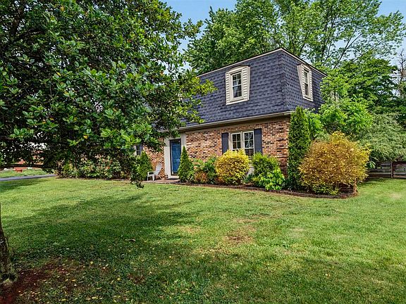 2nd image of 1238 Shawnee Way