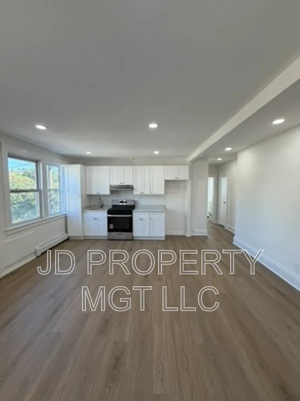 3 bed, 1.0 bath, $2,800 — Photo 1