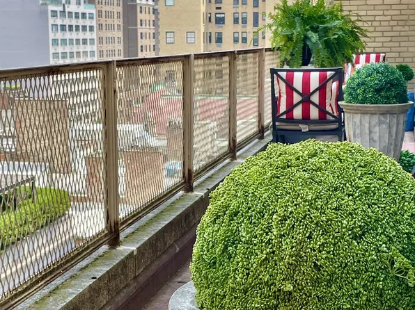 3 East 71st Street image 11 of 26