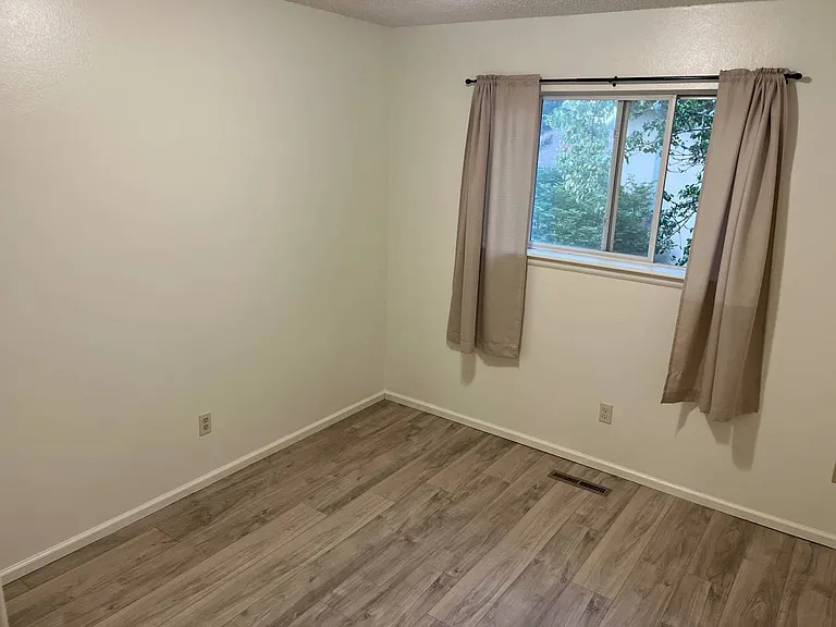 Upper bedroom