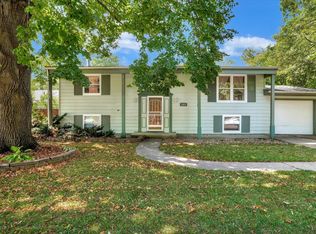 1823 Crescent Dr, Champaign, IL 61821