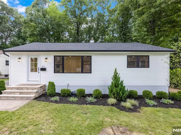 61 Mackay Ave, Waldwick, NJ 07463