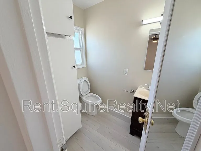247 W 9th St — Photo 9