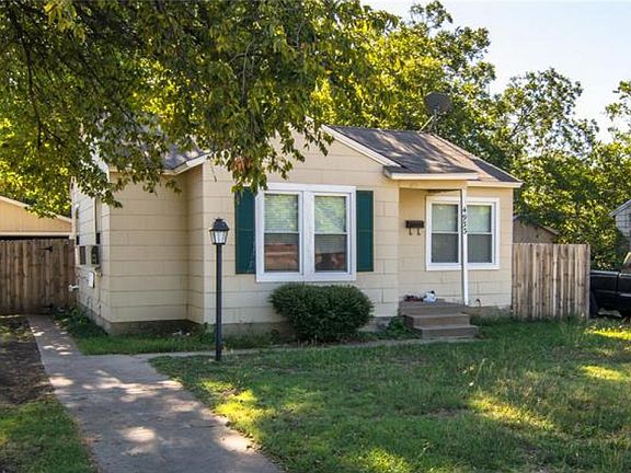 3rd image of 4933 Dilworth Ct