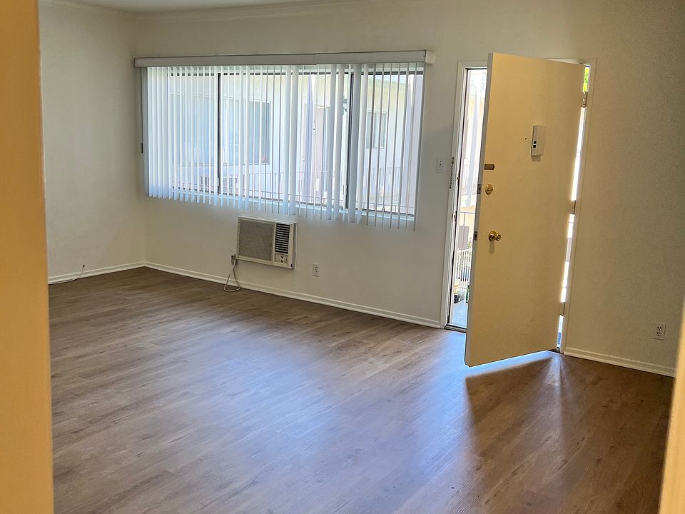 1st image of 4653 Fulton Ave #16