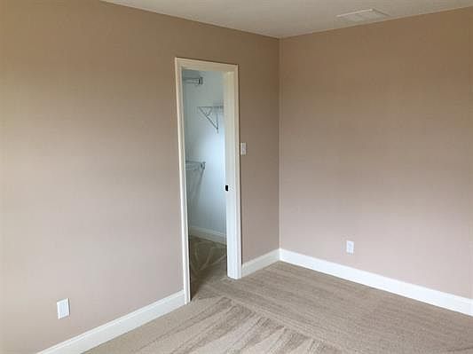 3rd image of 50 Oaksprings Cv