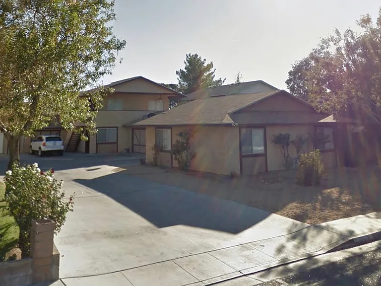929 Perdew Ave — Photo 1