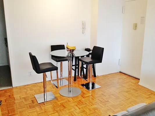 Rented by City Connections Realty | media 2