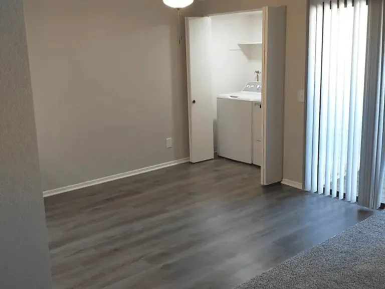 Quail Ridge Apartments — Photo 12